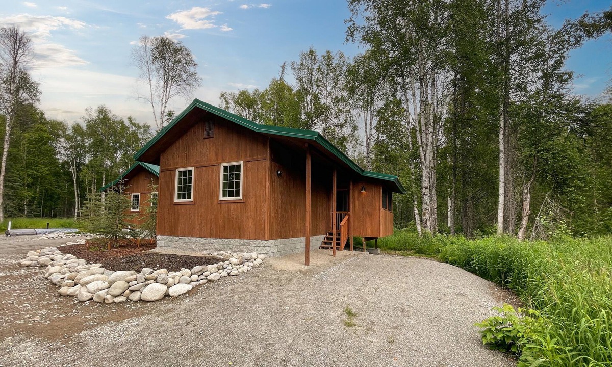 Susitna North Cabin | Talkeetna Wilderness Lodge - Luxury King Cabins