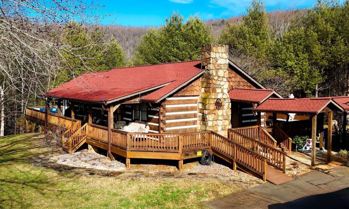 Wilkesboro Cabin | Tall Maple Lodge with Views