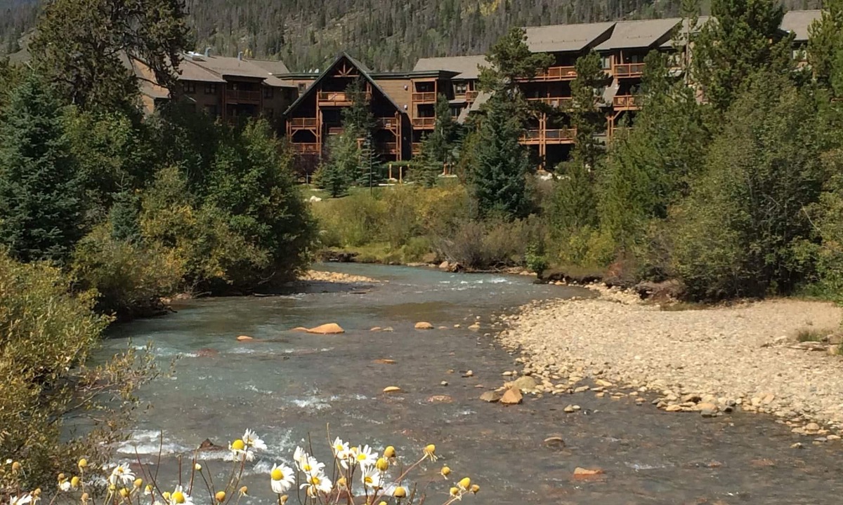 Mountain House Condo | Tenderfoot Lodge, Walk To Ski Lifts At Mountain House in Keystone