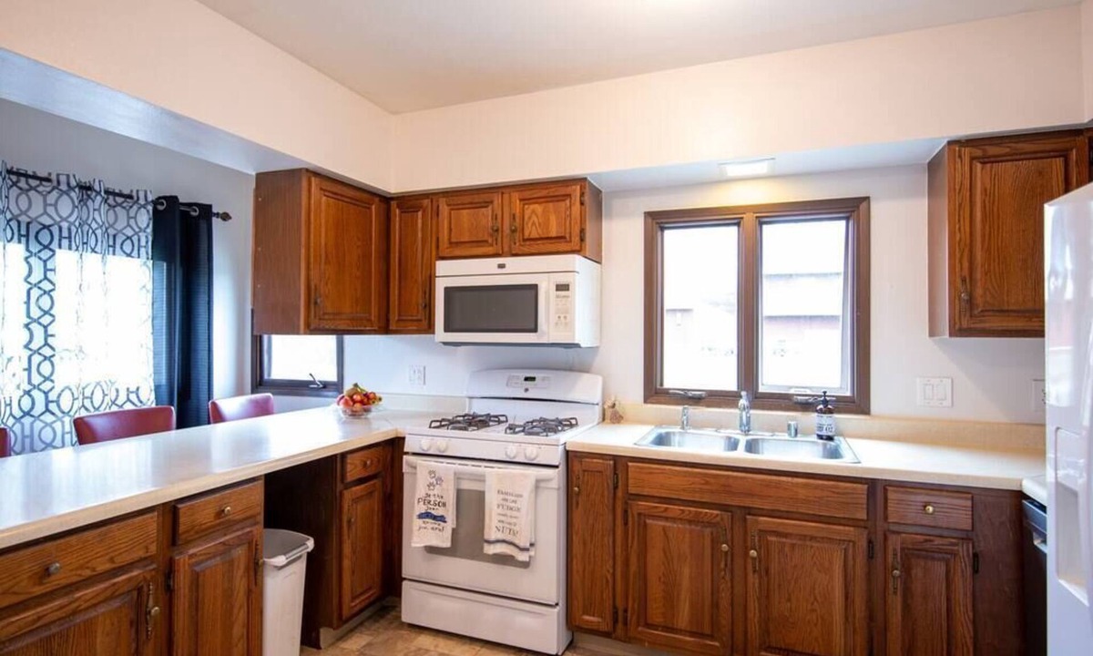 Spenard Apartment | The Bamboo Room - Private room in Spenard