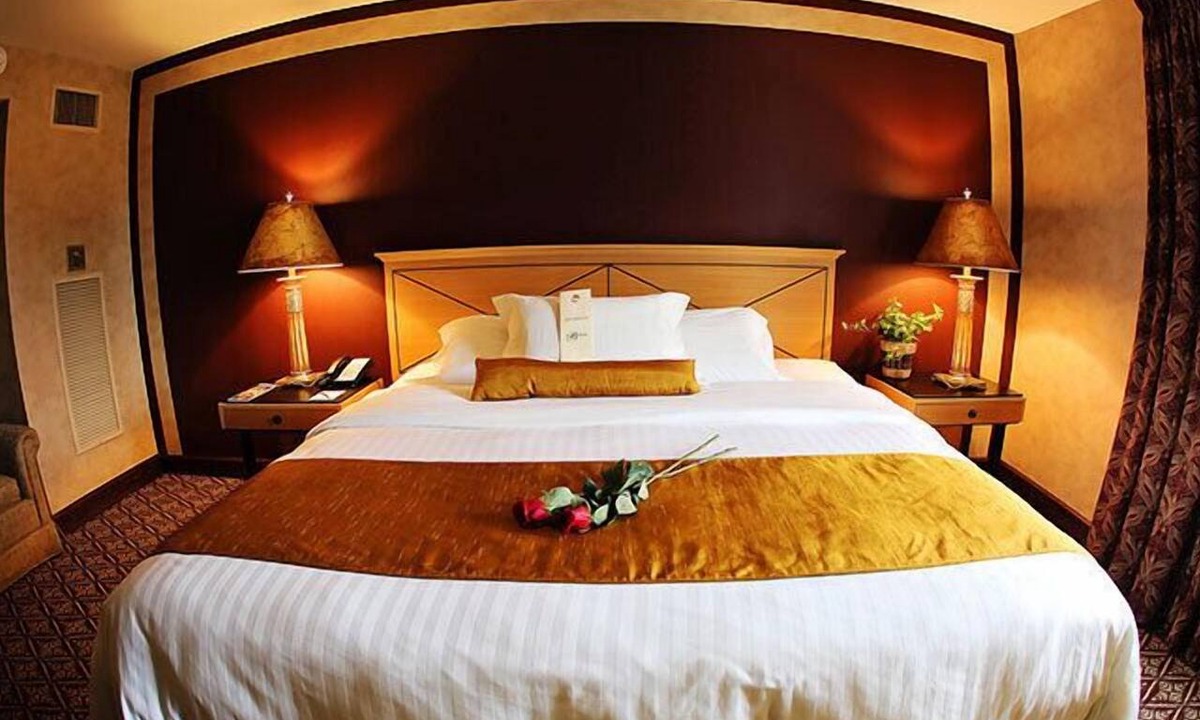 Aurora Hotel | The Bertram Inn & Conf Ctr Trademark Collection by Wyndham