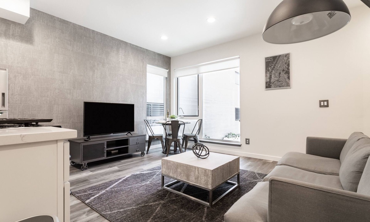 Broadway House | ⚡️The Brooklyn⚡️CENTRAL Capital Hill with Perfect Walking score🚶🏻‍♂️with Rooftop views