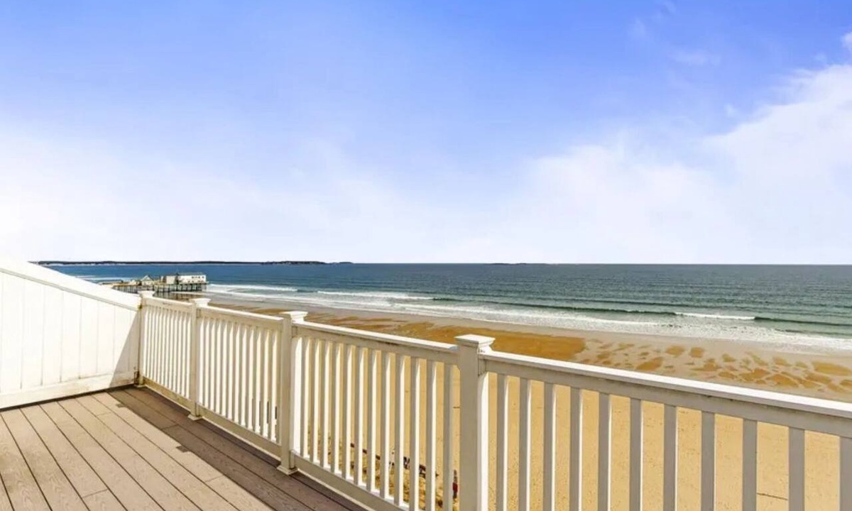 Old Orchard Beach Condo | The Brunswick Penthouse with Panoramic Oceanfront Balconies-2 bedroom/2.5 bath