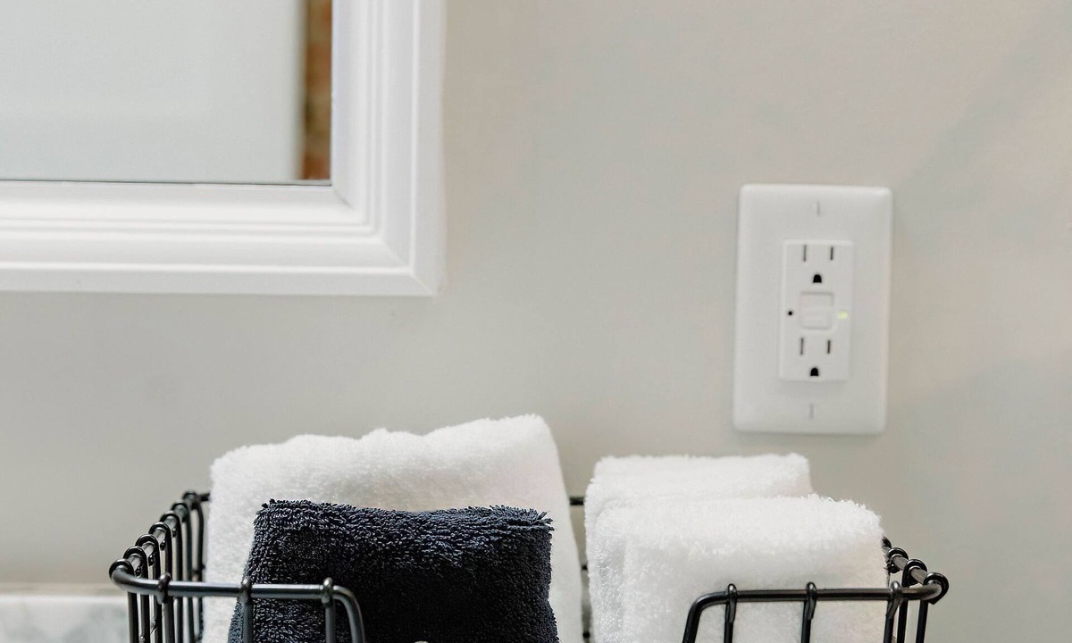 Chillicothe Apartment | The Eleanor- Modern Downtown 2 Bedroom Apartment