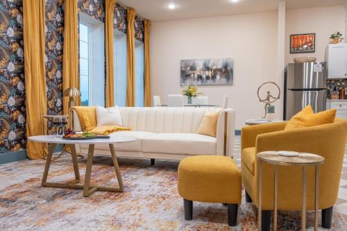 Downtown Apartment | The Francesca - Apt 334