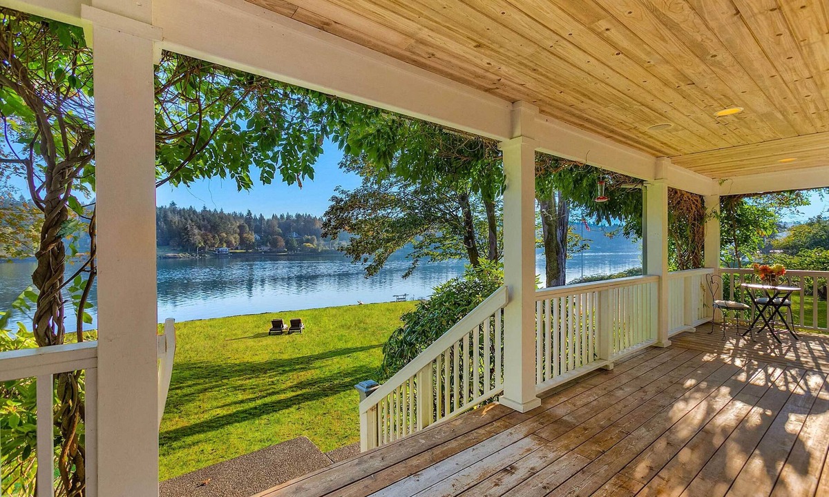 Agate Cottage | 'the Hammersley' Luxury Waterfront Estate!