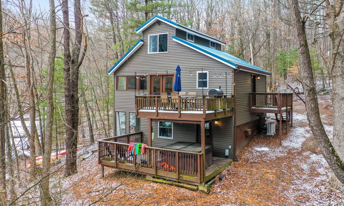Rockbridge Cabin | The Lake House - Hot tub with Lake view!