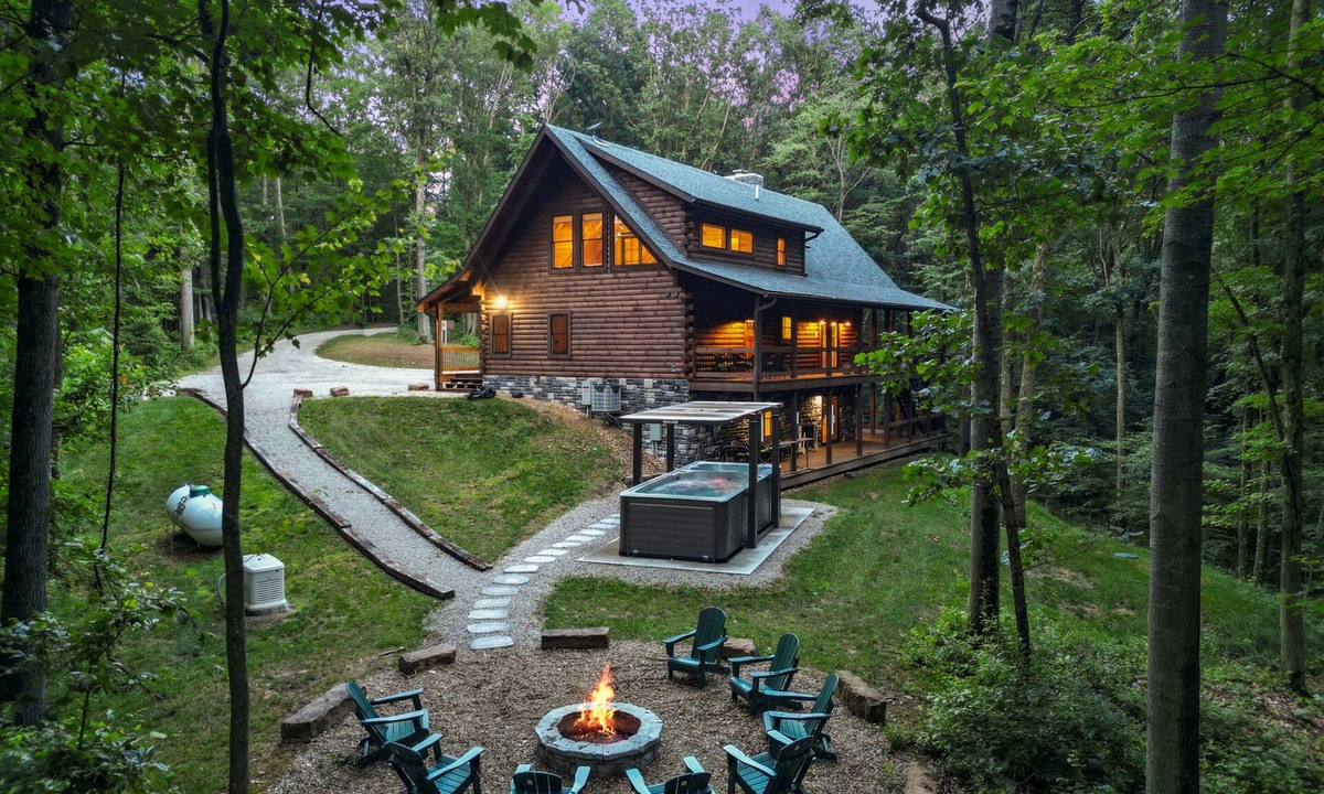 Laurelville Cabin | The Leaflet | Hocking Hills, Swim Spa, Theater