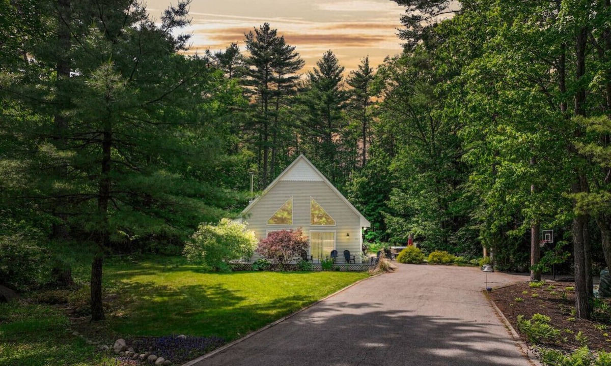 Center Conway House | The North Nook | Hot Tub, Walk to the Saco River