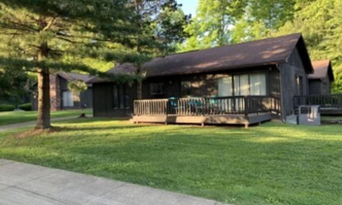 Apple Valley Condo | The Pines of Apple Valley. 31 Beautiful Vacation Cabins.