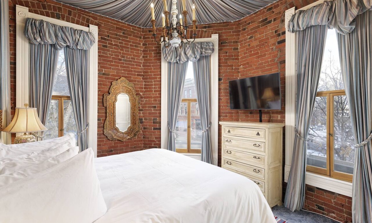 Downtown Hotel | The Residence Hotel