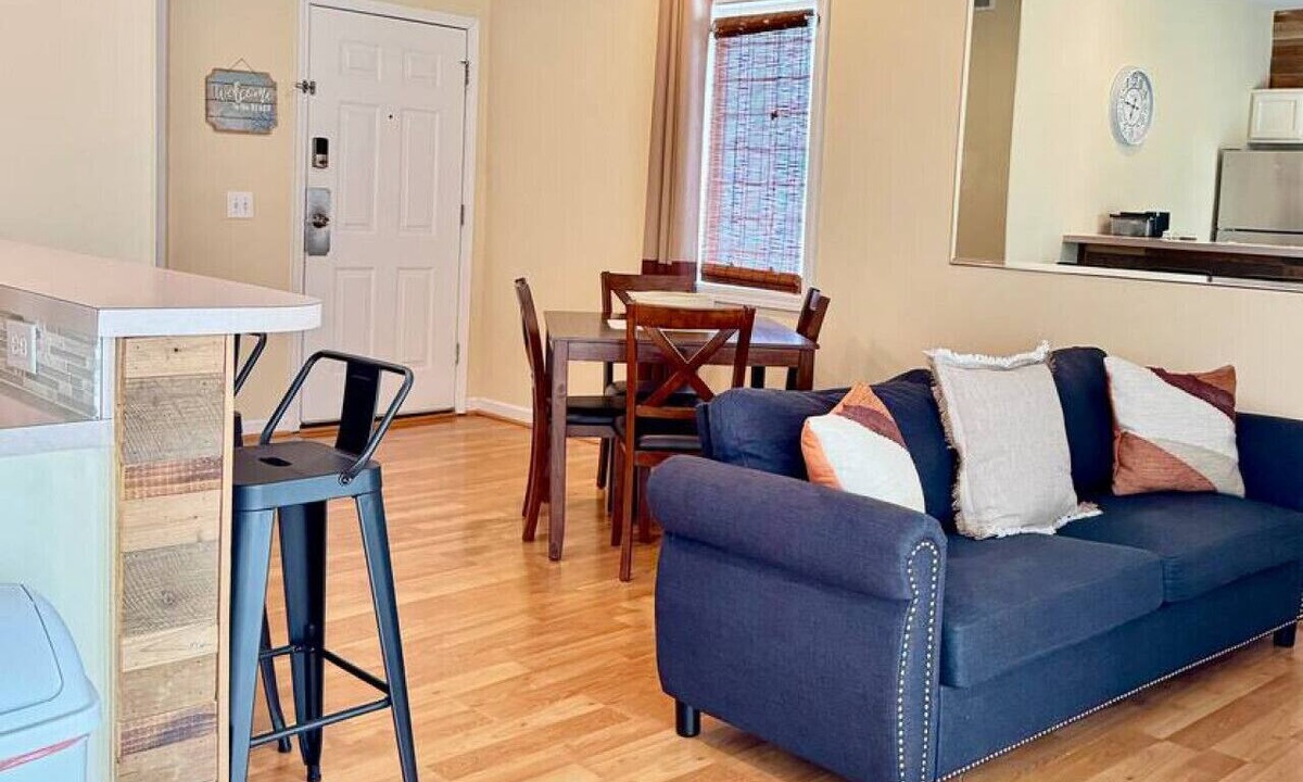Sea Trail Apartment | The Royal Villa at 215
