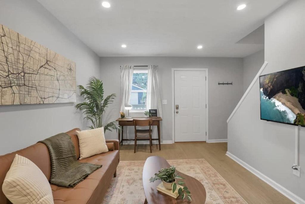 Downtown Columbus Apartment | The Schumacher Place - NEW 2 BR