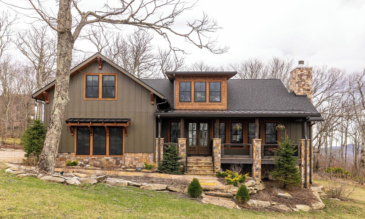 Sugar Mountain House | The Sugar Chalet - Luxury home on Sugar, easy access, views!