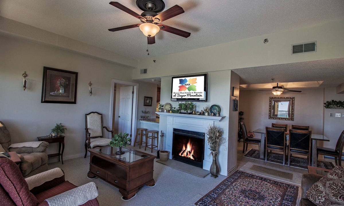 Seven Devils Condo | Top Floor 2B Condo w/Pool Access!