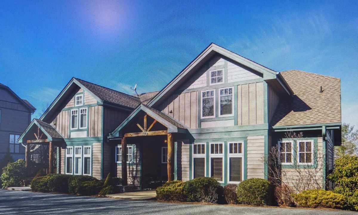 Banner Elk House | Townhome Echota Available 10/22 Sleeps 8 HotTub Pool BooneBlowingRockBannerElk