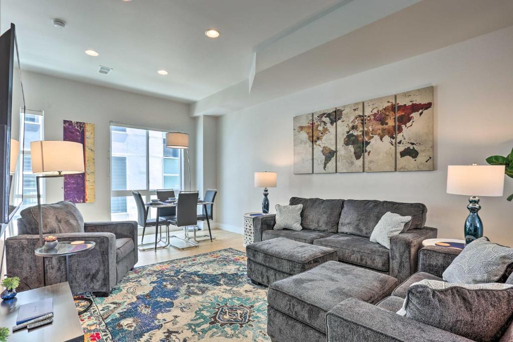 Sloan Lake House | Trendy Denver Townhome - Walk to Mile High Stadium