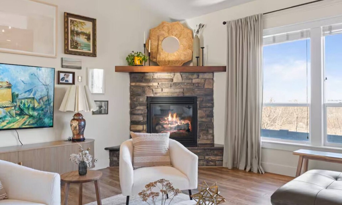 Tapteal West House | Tri-Cities Sunset Sanctuary: Peaceful Views, Central Location, Family-Friendly