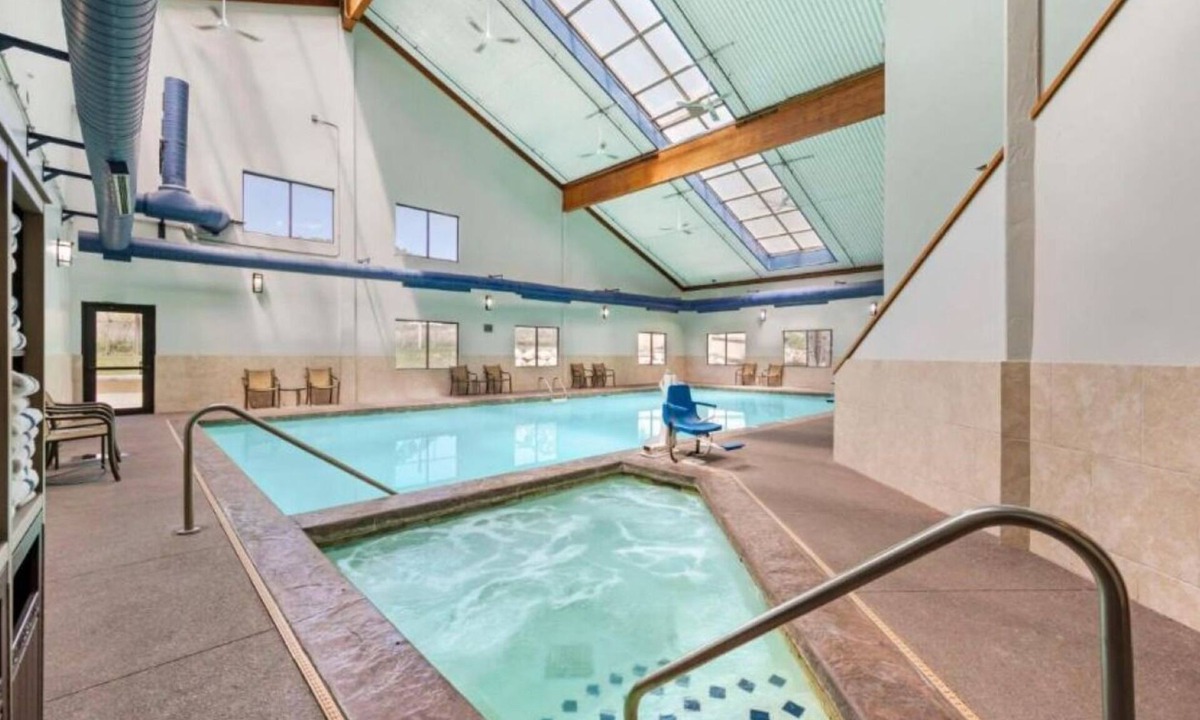 Eagle Hotel | Two Pet-Friendly Standard Rooms | 2 Queens + Free Breakfast & Indoor Pool Access