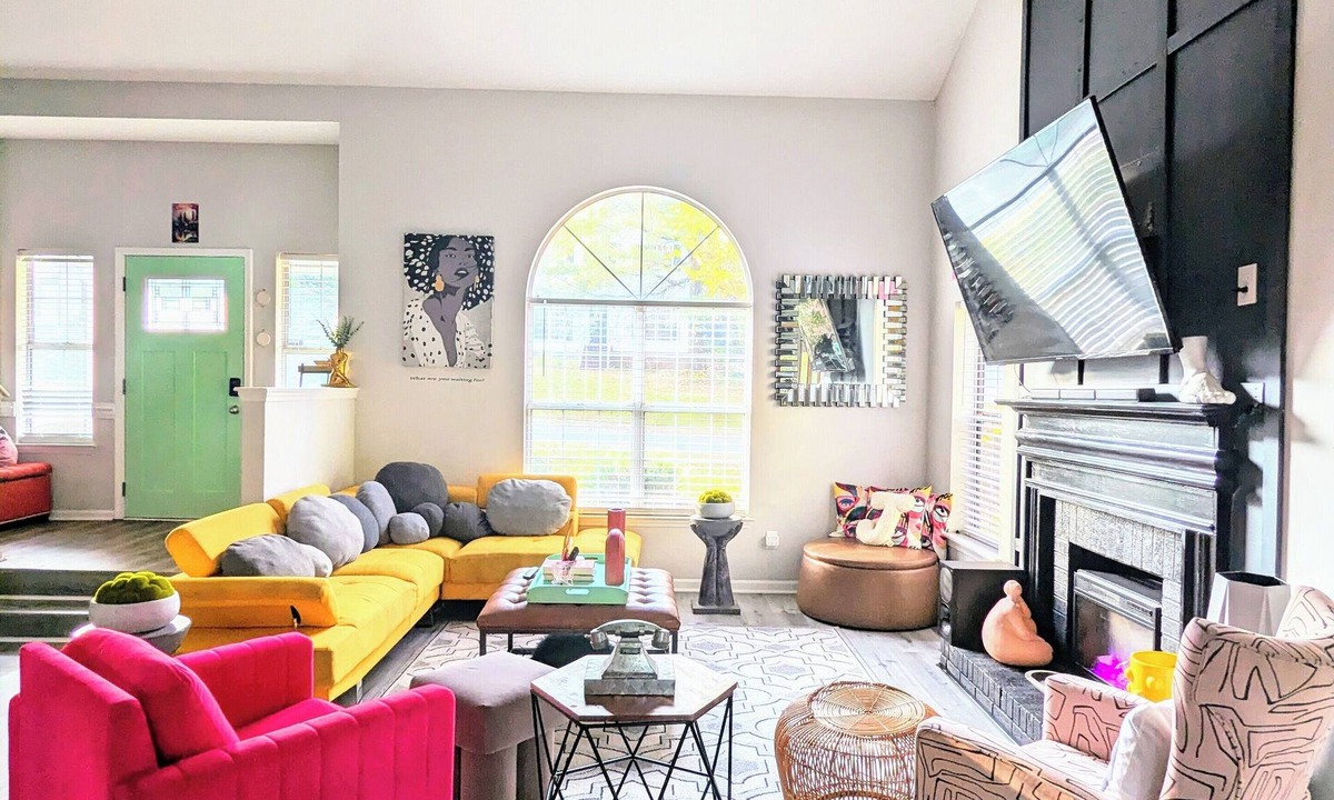 Paw Creek House | Unique Glamping Artsy Home Charlotte Outdoor Theater Firepit Game Room Downtown