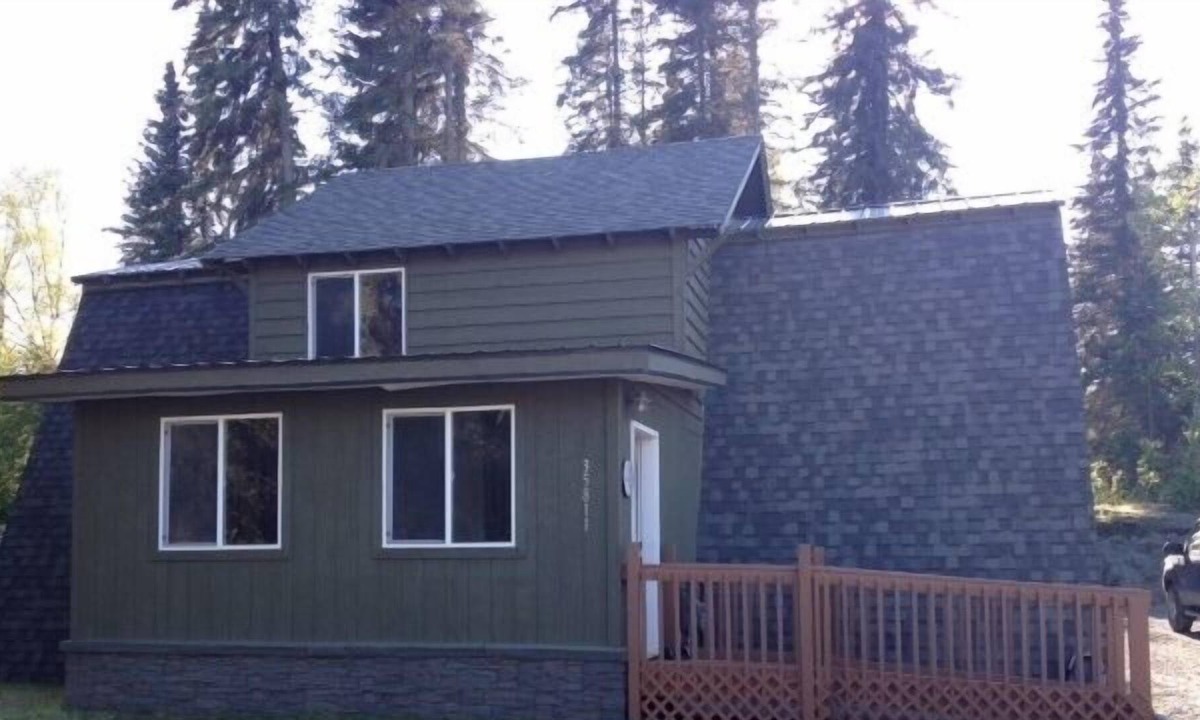 Ridgeway Ski Chalet | Unique Updated Chalet Style in Town Home