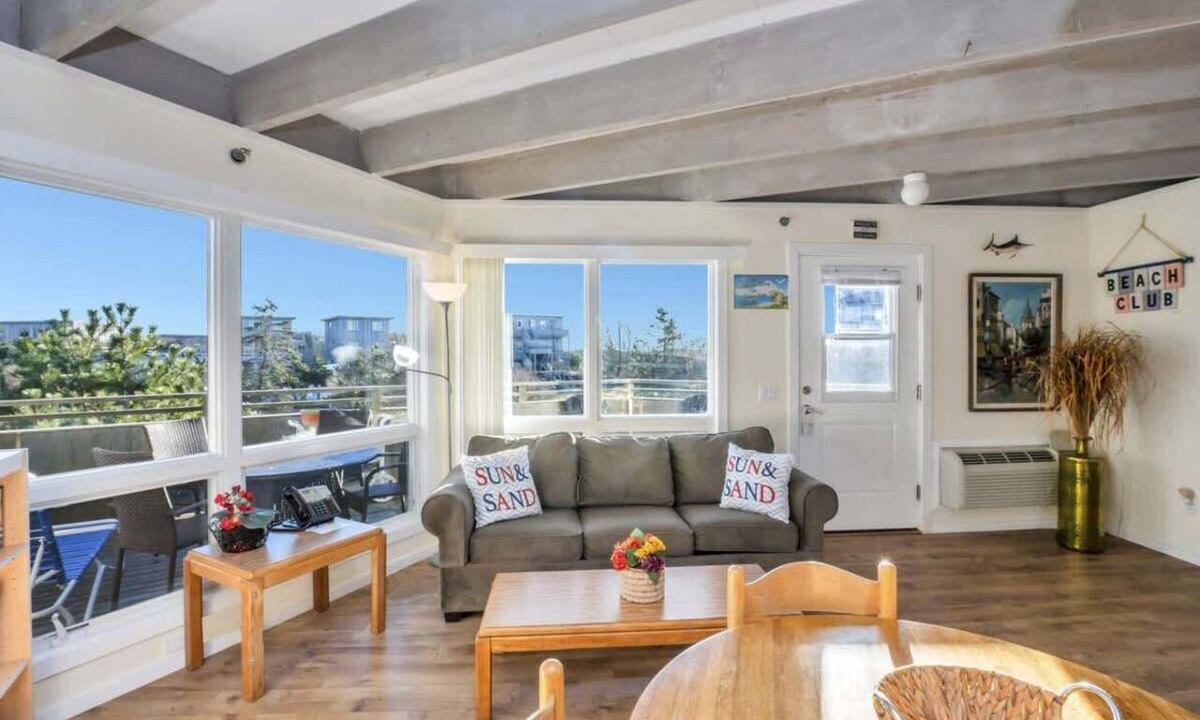Napeague Apartment | Unit 1023: Studio | 2nd Floor-Pool View | Starfish