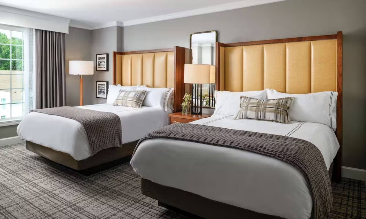Braselton Hotel | Unwind in Top Area Accommodations Perfect for Spa Days or Golf Retreat l 4 Rooms