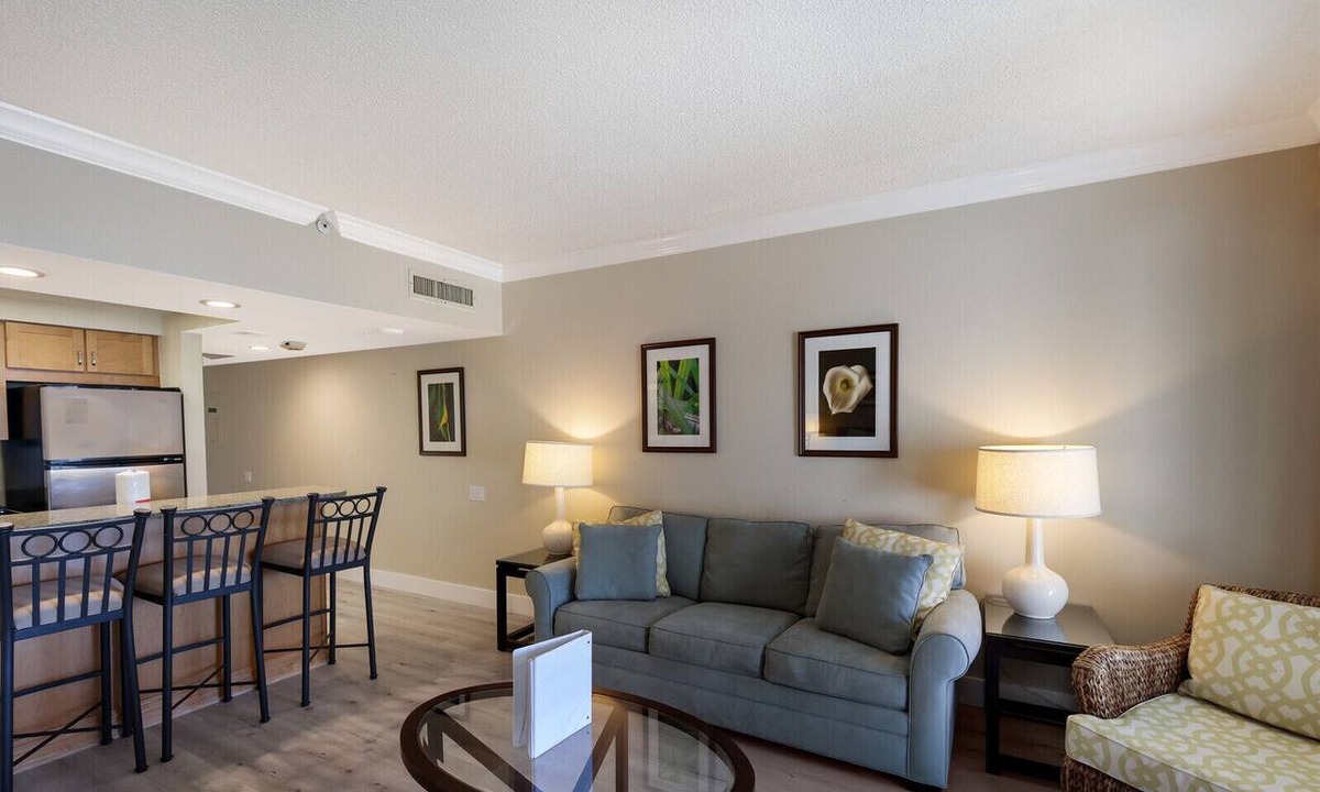 Sarasota Condo | Updated Beachfront Condo at Prestigious Long Boat Key Resort