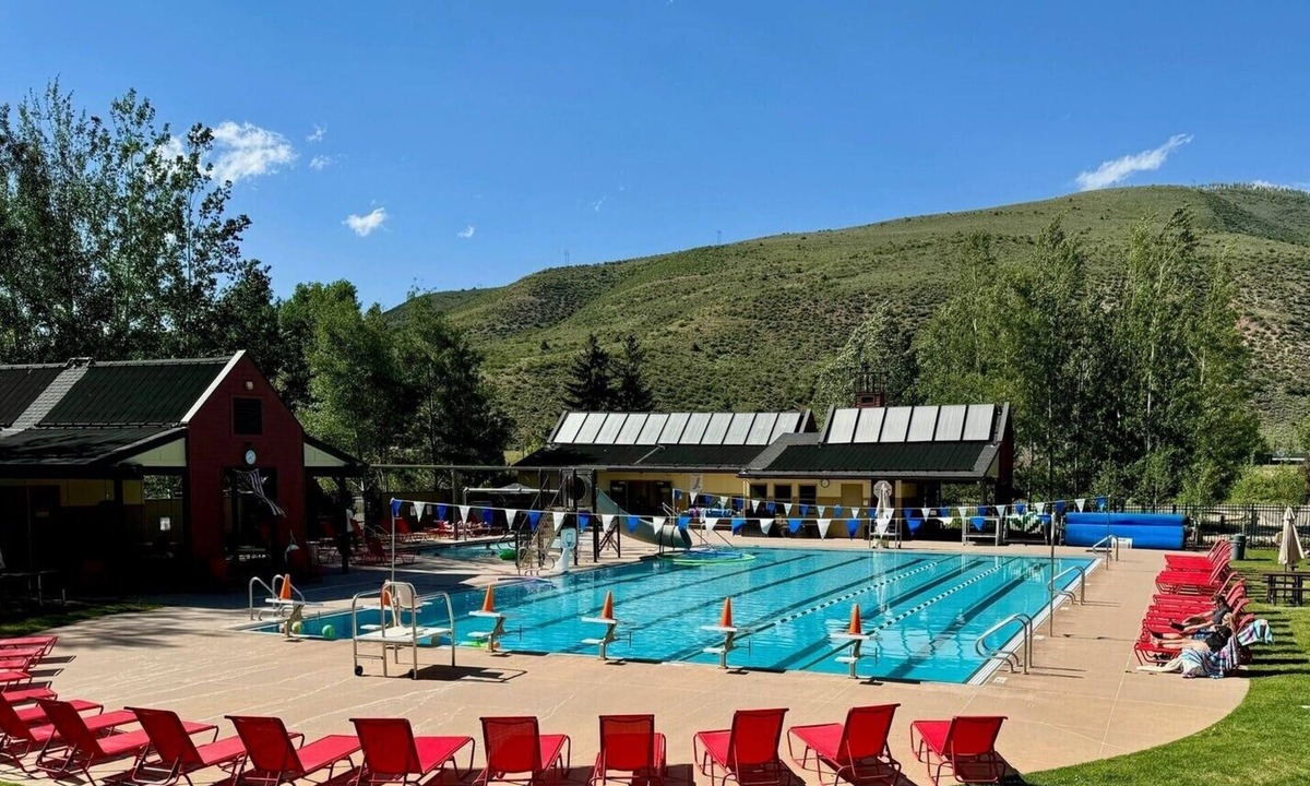 Eagle-Vail House | Updated Beauty Minutes to Vail - Garage +Backyard + Pet Friendly