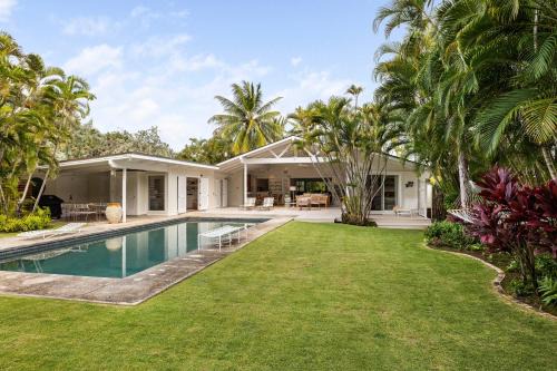 Lanikai House | Upscale Kailua Getaway: Steps to Swim Beach!
