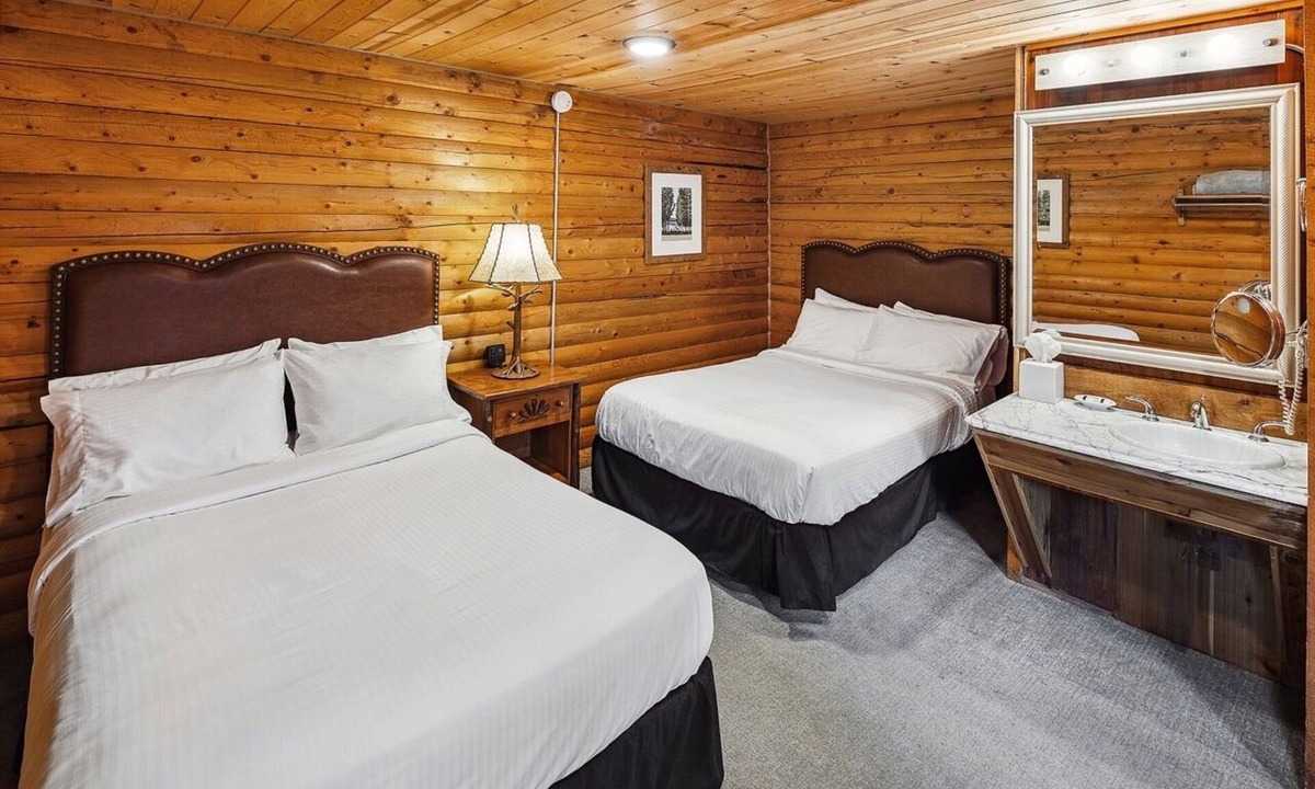 Denali National Park Cabin | Standard Double Caribou Cabin