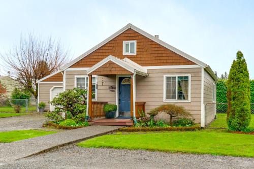 Forks House | Walk to ‘Twilight’ Sites! Forks Home w/Hot Tub