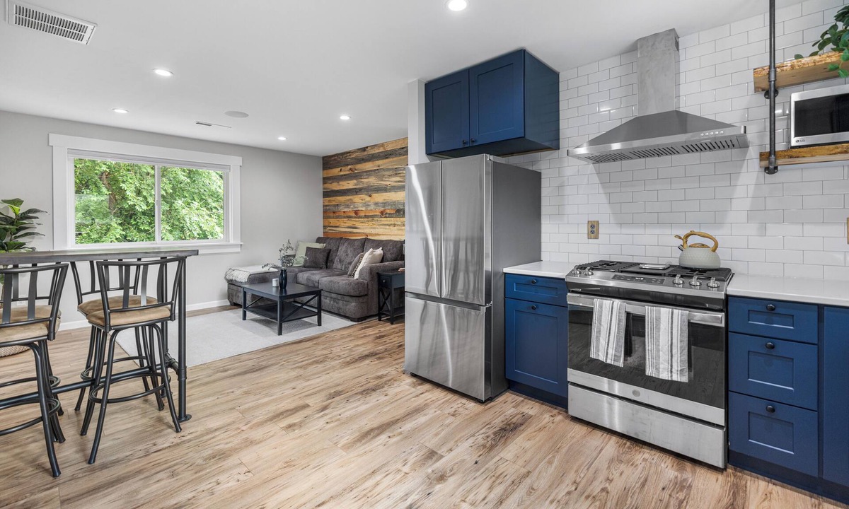 Central Colorado Springs Cottage | Walkable Downtown Guesthouse Fast WiFi Parks