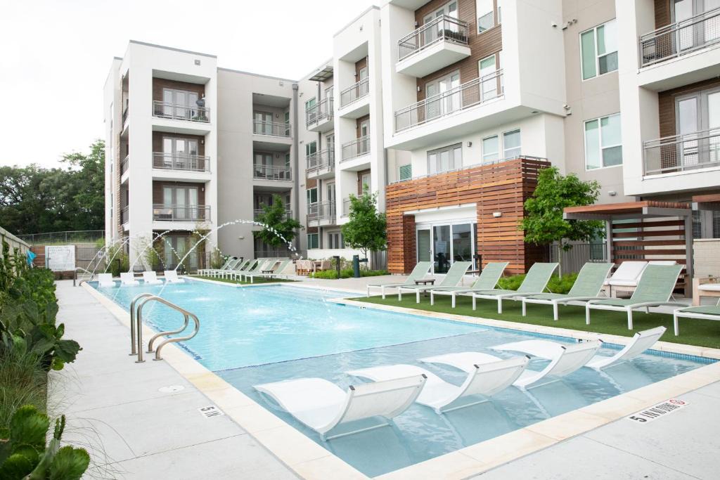 Stoneridge Place Apartment | WanderJaunt - Baird - 1BR - Barton Creek