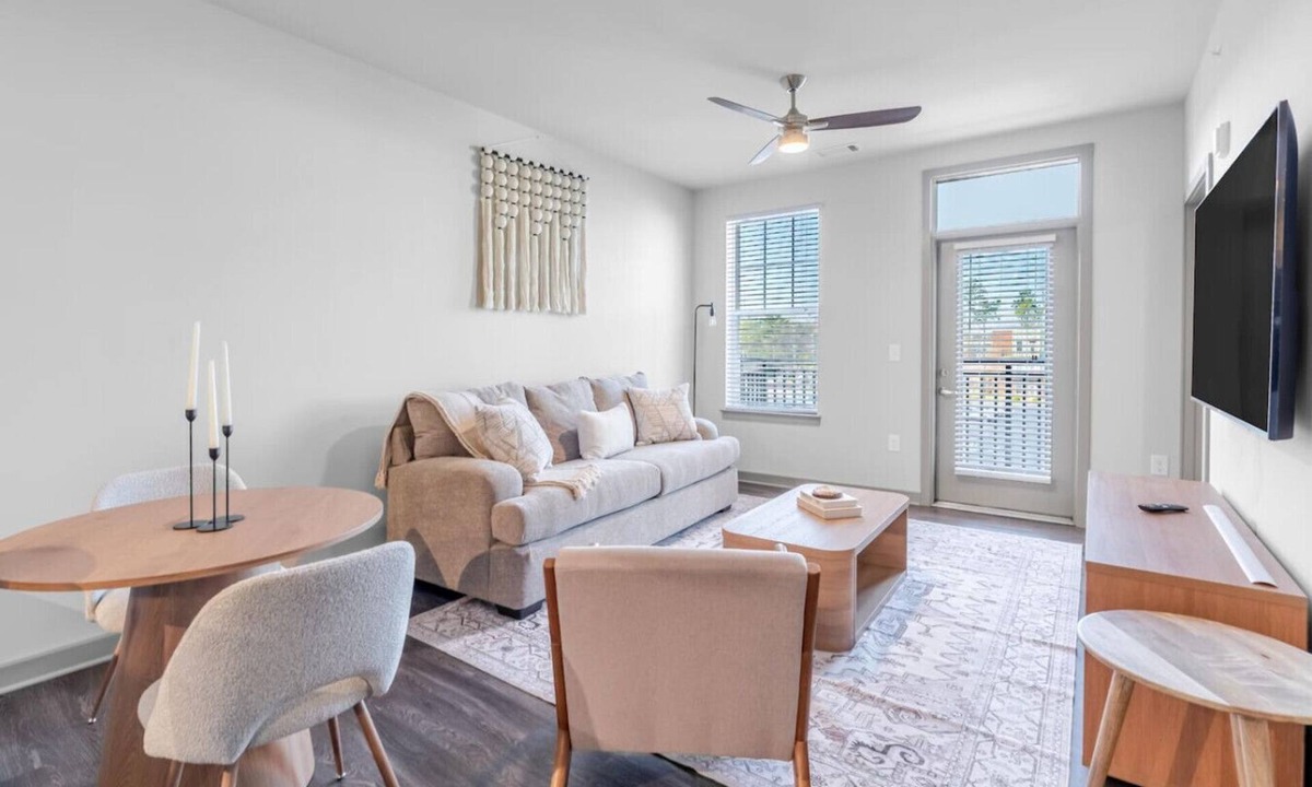 Matthews Apartment | Warm, Inviting 2BD Apt In Matthews