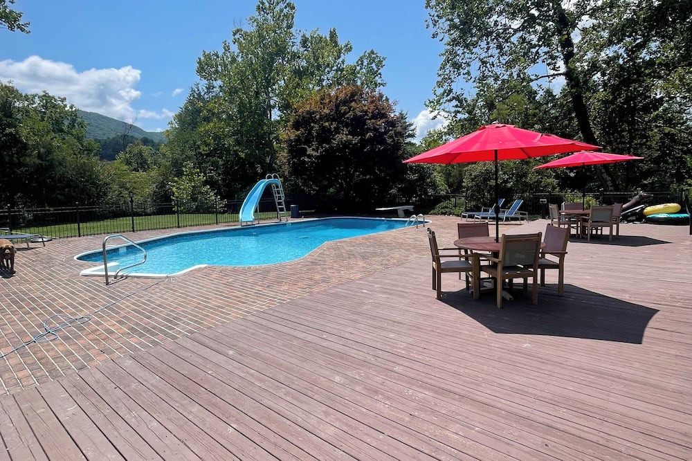 Elizabethton House | Watauga River Riverfront Paradise On Upper End Of River 8+ Acre Private Estate