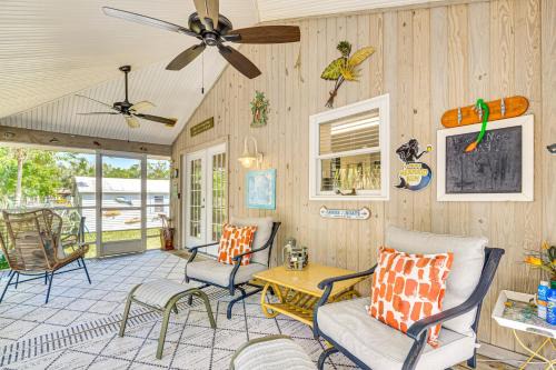 Weeki Wachee Gardens House | Waterfront Florida Abode w/Deck, Grill & Fire Pit