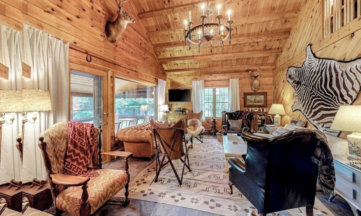 Northeast Somerset House | Waterfront Home on Moose River with Firepit, Porch, Pool Table, Great River View
