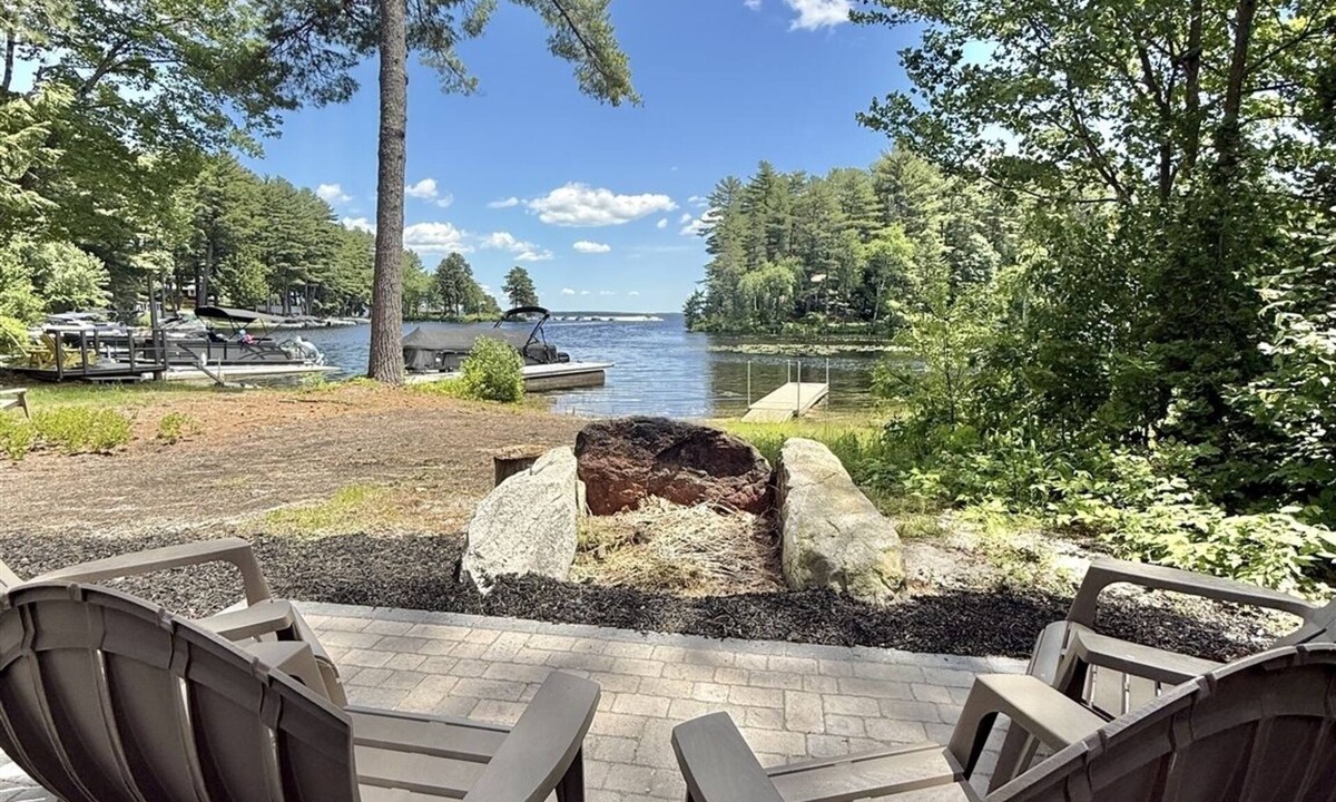 Sebago House | WATERFRONT NEWER HOME WITH A DOCK. 4 BEDROOM 2 BATH.