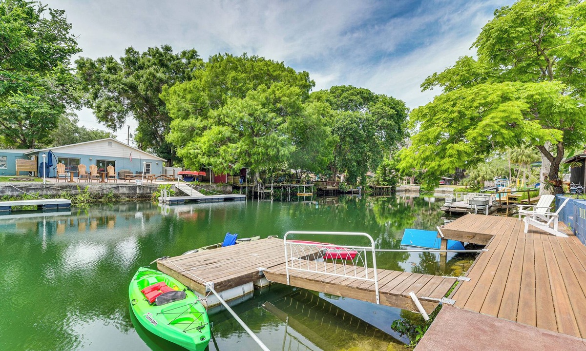 Weeki Wachee Gardens House | Waterfront Weeki Wachee Home w/Fire Pit!