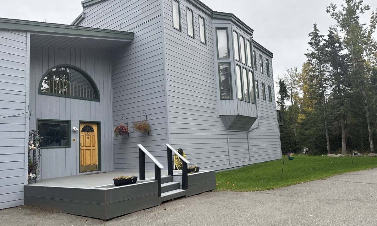 Mid-Hillside House | Way more fun & affordable than multiple hotel rooms-generational family, groups!