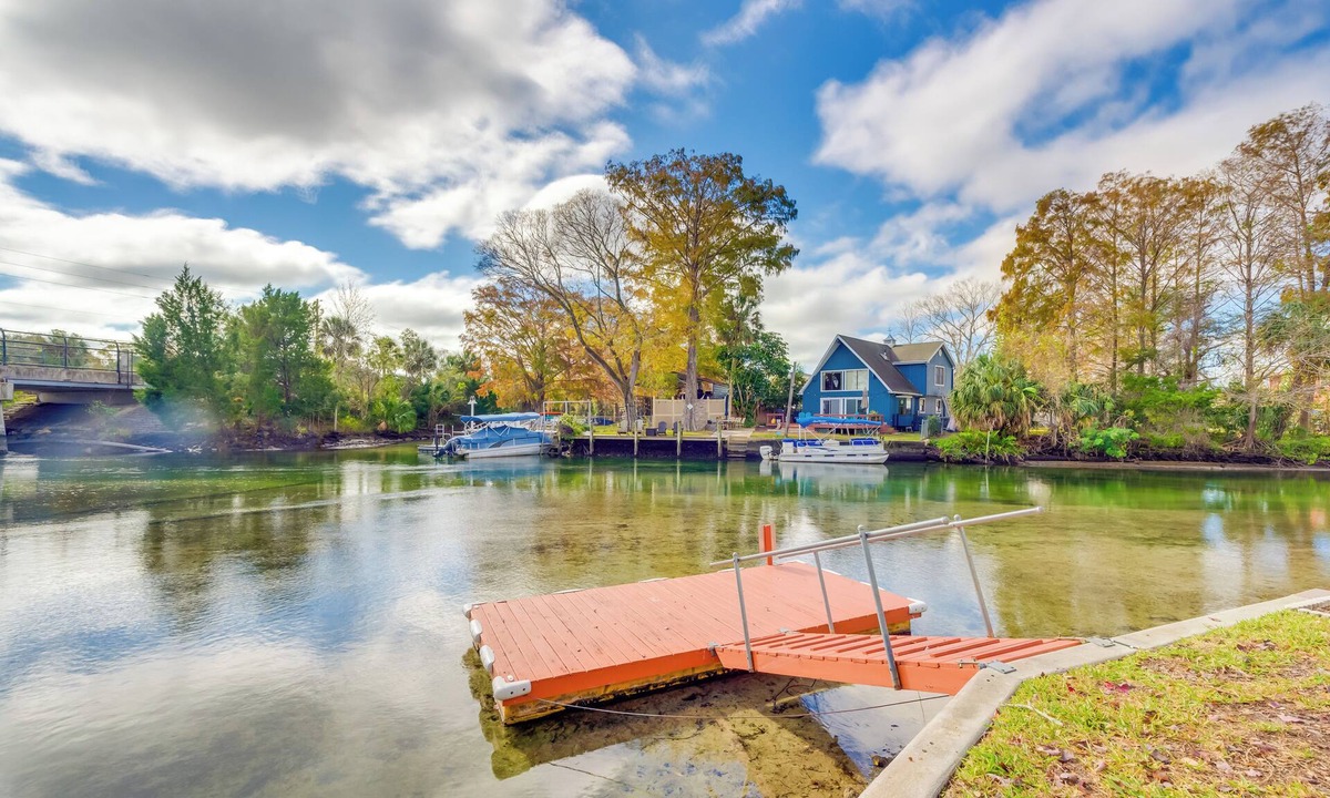 Weeki Wachee Gardens House | Weeki Wachee River Home on Main River!