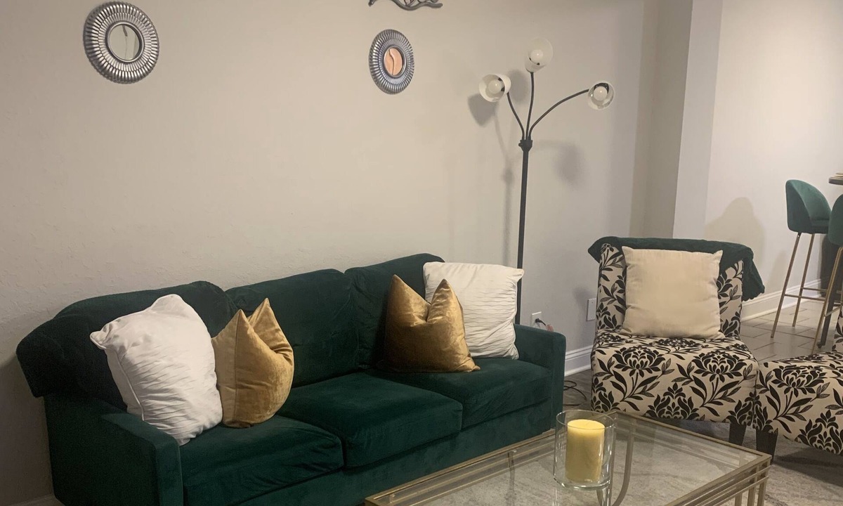 Villa Heights House | Welcome Home