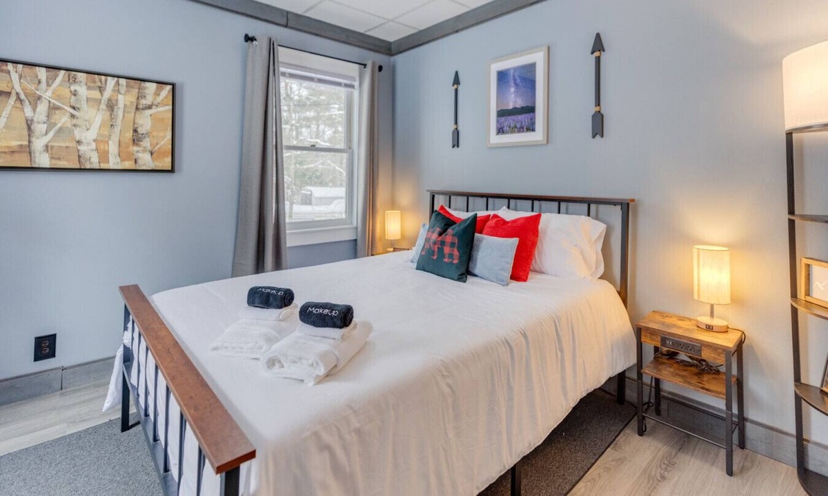 Carroll House | White Mtn Escape - Sleep 4 w/outdoor firepit