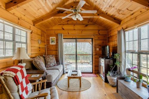 Asheville House | Willow Pond Cabin that is peaceful and quiet