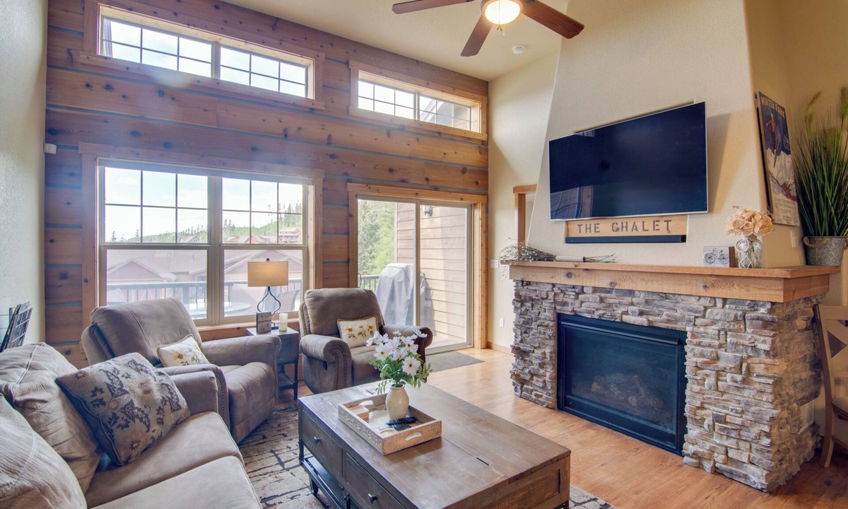 Rendezvous House | Winter Park Chalet w/Hot Tub + Free Shuttle!