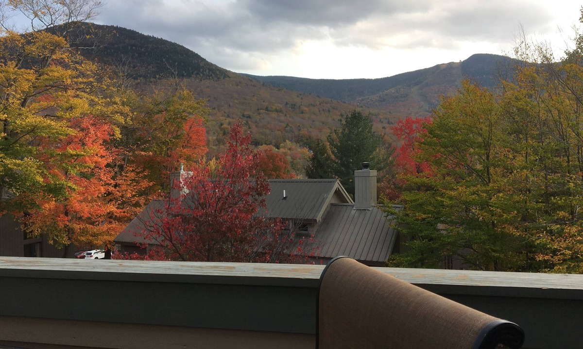 Lincoln Condo | Wonderful view - Fabulous 4 bedroom, 4 baths - across from Loon Mtn
