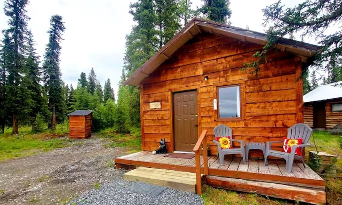 Nabesna Cabin | Wrangell-St.Elias National Park Glamping Cabin for an Alaskan Outdoor Adventure