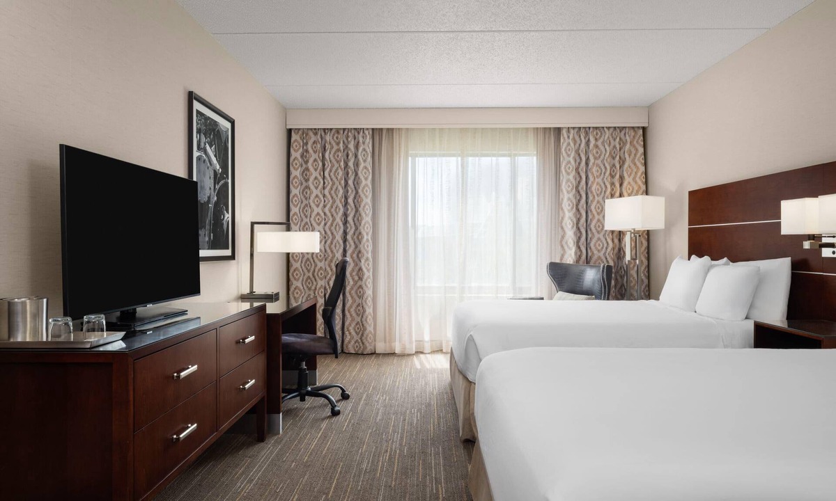 Moline Hotel | Wyndham Moline on John Deere Commons