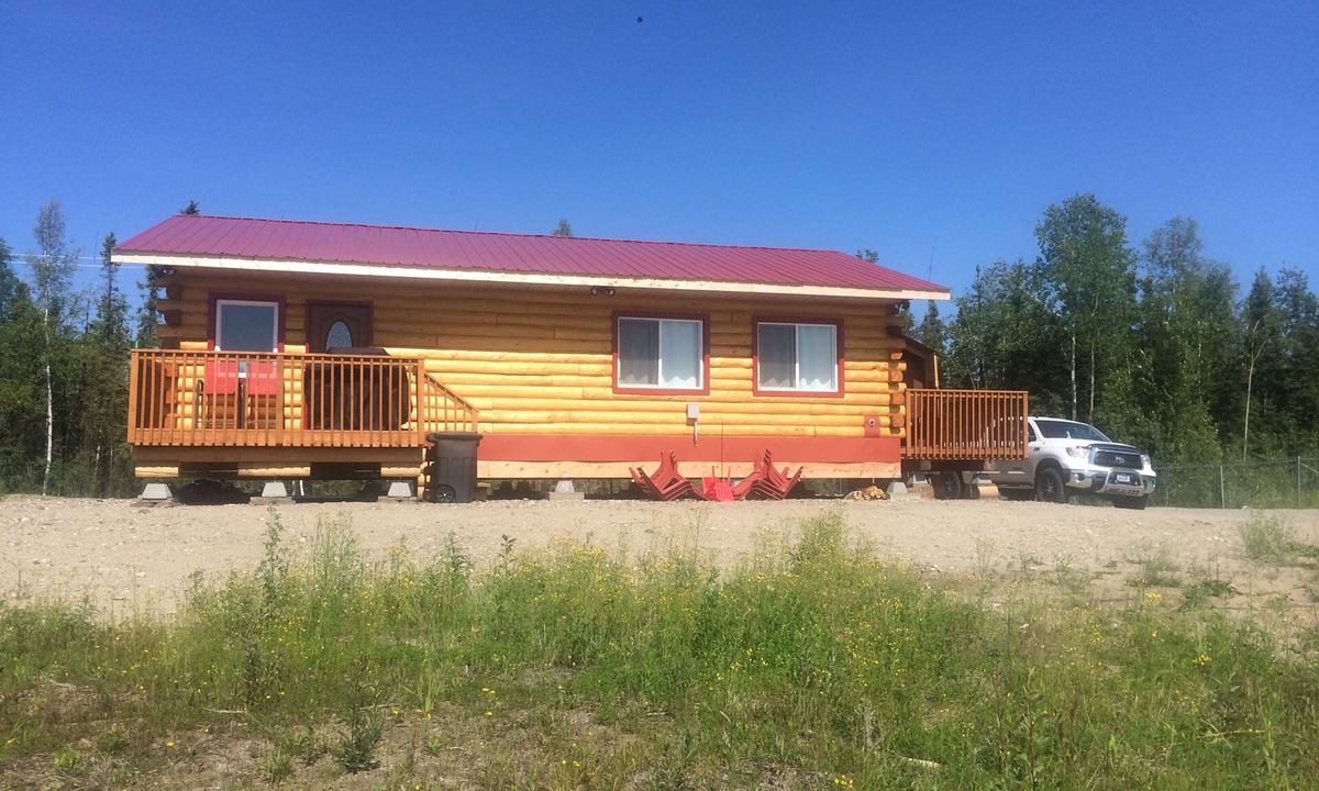 North Pole Cabin | Your Modern Cozy Getaway